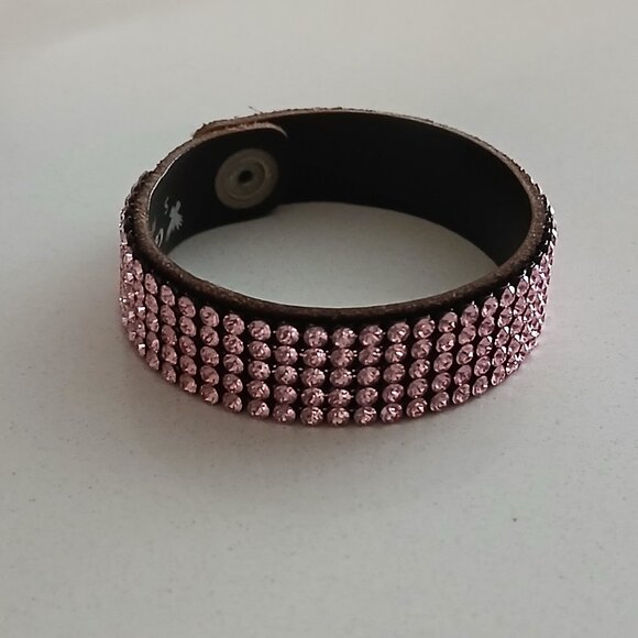 Swarovski Pink Crystal Stud leather strap bracelet - snap closure - - Picture 1 of 6
